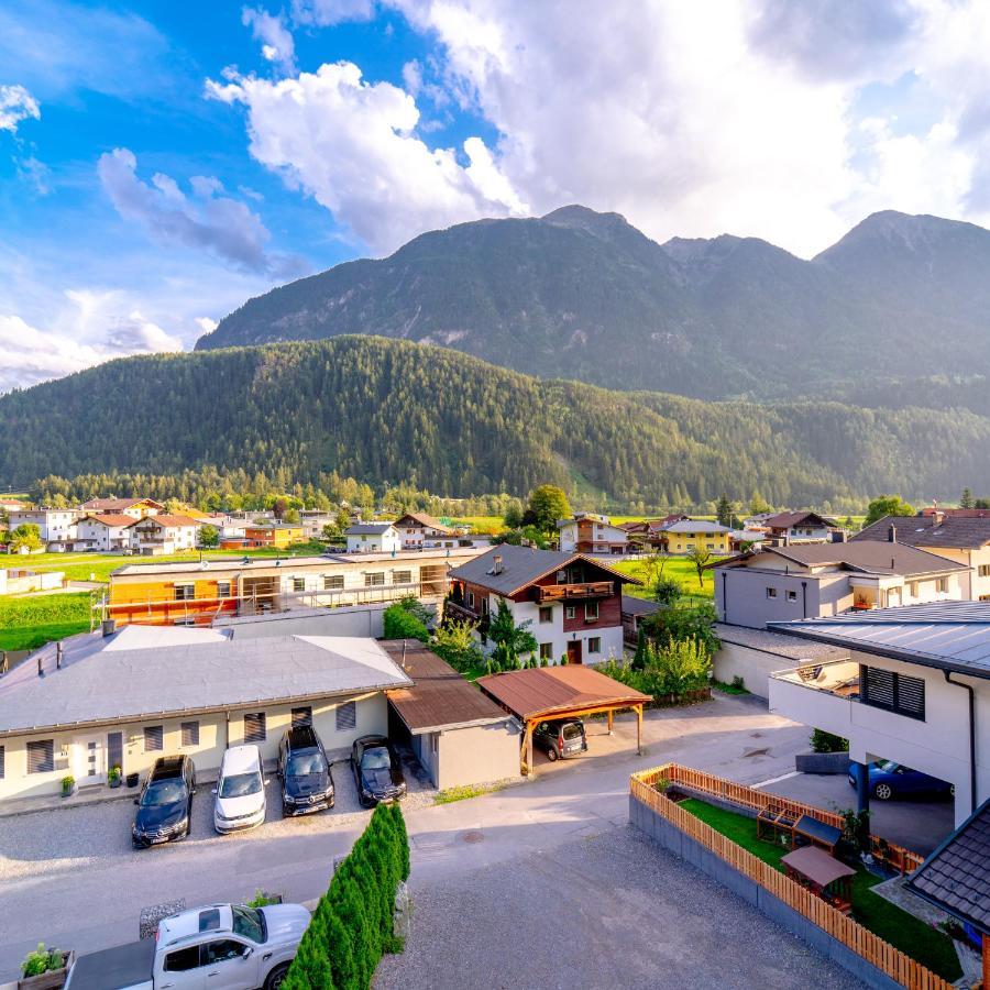 Urlaubsplatzl Appartements เอิทซ์ ภายนอก รูปภาพ